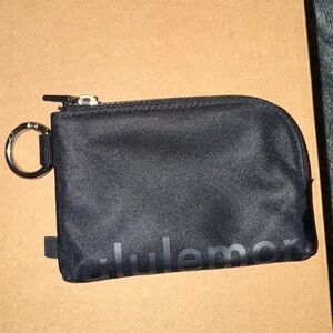 Lululemon clippable card case